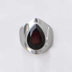 Bague large pointe argent et pierre facettée en Grenat T56