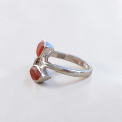 Bague argent et 3 pierres facettées en Cornaline T54