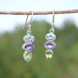 Boucles argent 3 pierres facettées Topaze bleue, Améthyste et Péridot
