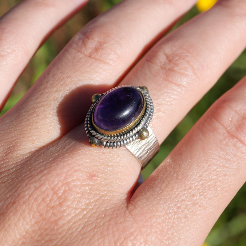 Bague argent travaillé et laiton & pierre ovale Améthyste T57