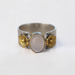 Anneaux martelé Quartz rose et fleurs laiton T57