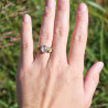 Anneaux martelé Quartz rose et fleurs laiton T57