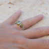 Anneaux argent martelé Prehnite et fleurs laiton T54