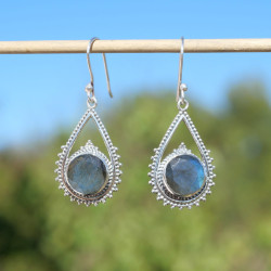 Boucles d'oreilles gouttes argent ciselé et Labradorite