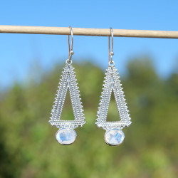 Boucles d'oreilles triangle en argent et Pierre de lune
