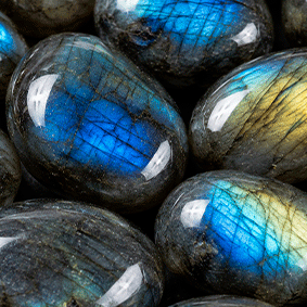  Labradorite 